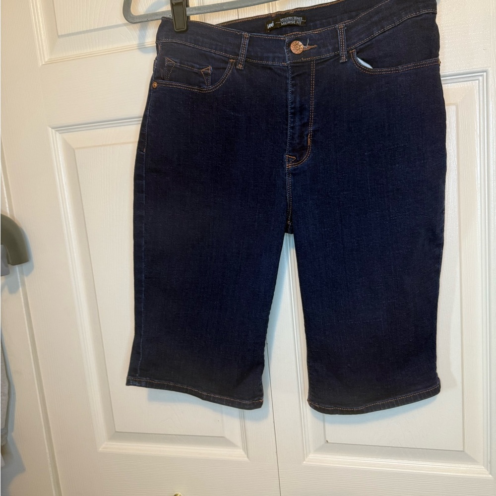 Lee Women's Modern Series Midrise Fit Denim Shorts - 10 - Like New